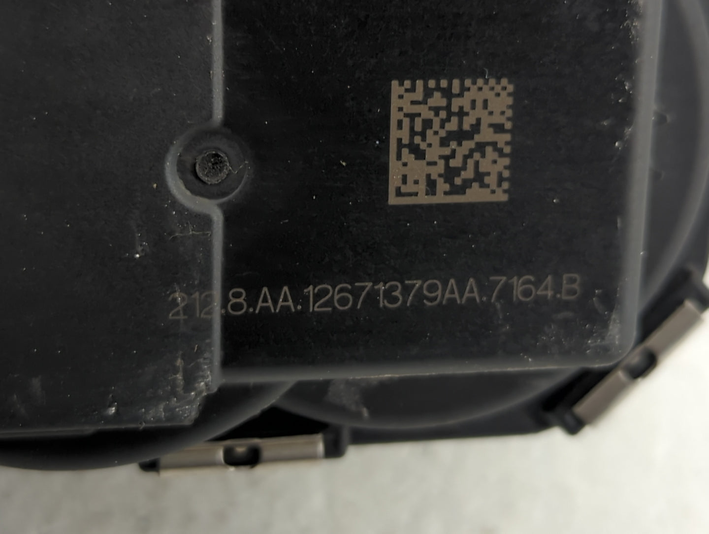 2016-2021 Chevrolet Malibu Throttle Body P/N:12671379AA Fits Fits 2016 2017 2018 2019 2020 2021 2022 OEM Used Auto Parts - O