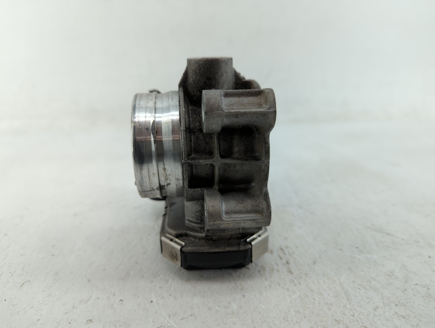 2016-2021 Chevrolet Malibu Throttle Body P/N:12671379AA Fits Fits 2016 2017 2018 2019 2020 2021 2022 OEM Used Auto Parts - O