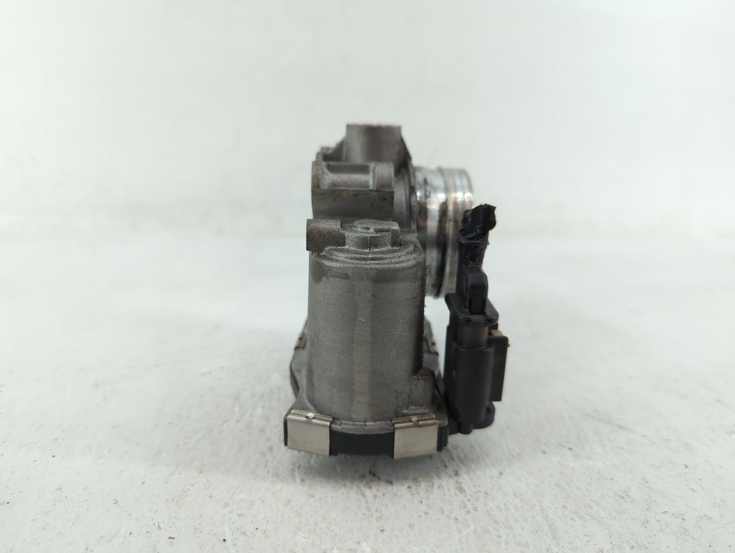2016-2021 Chevrolet Malibu Throttle Body P/N:12671379AA Fits Fits 2016 2017 2018 2019 2020 2021 2022 OEM Used Auto Parts - O