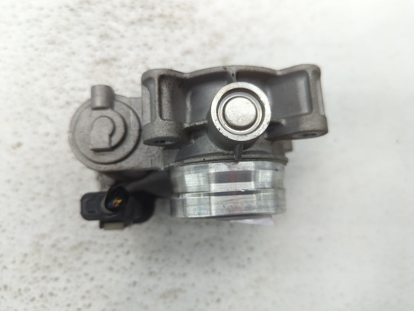 2016-2021 Chevrolet Malibu Throttle Body P/N:12671379AA Fits Fits 2016 2017 2018 2019 2020 2021 2022 OEM Used Auto Parts - O