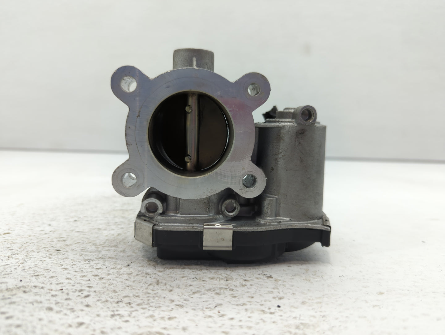 2016-2021 Chevrolet Malibu Throttle Body P/N:12671379AA Fits Fits 2016 2017 2018 2019 2020 2021 2022 OEM Used Auto Parts - O