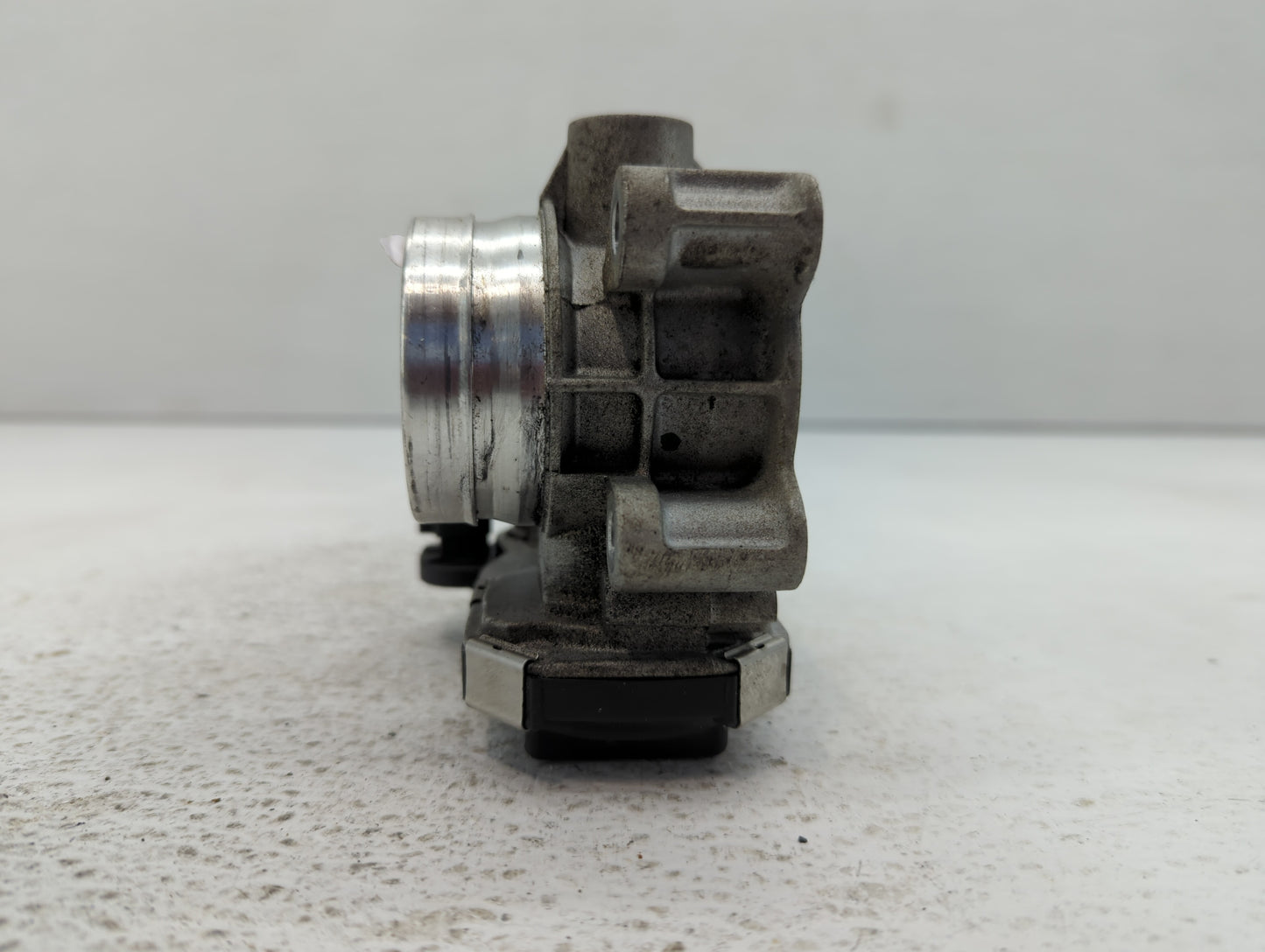 2016-2021 Chevrolet Malibu Throttle Body P/N:12671379AA Fits Fits 2016 2017 2018 2019 2020 2021 2022 OEM Used Auto Parts - O