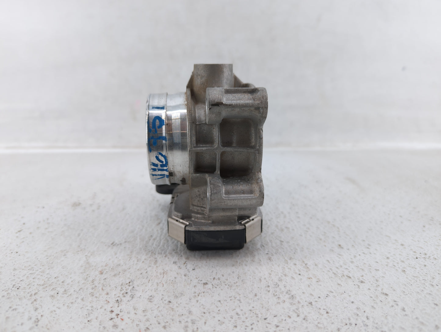 2016-2021 Chevrolet Malibu Throttle Body P/N:12671379AA Fits Fits 2016 2017 2018 2019 2020 2021 2022 OEM Used Auto Parts - O
