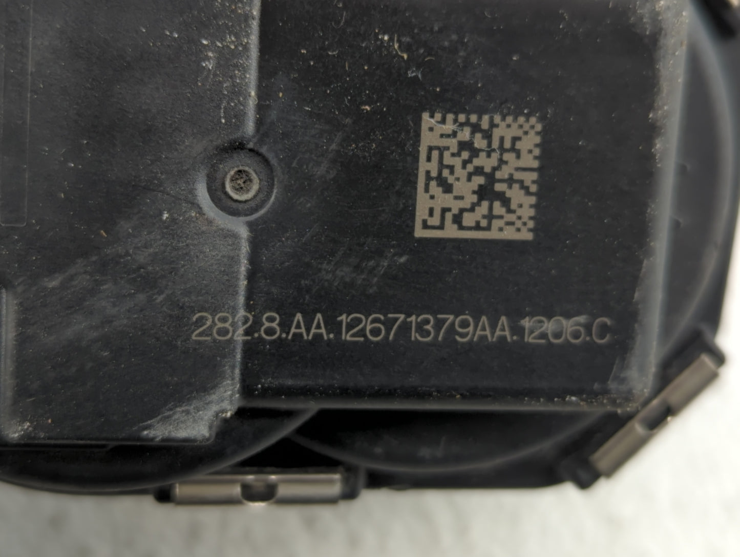 2016-2021 Chevrolet Malibu Throttle Body P/N:12671379AA Fits Fits 2016 2017 2018 2019 2020 2021 2022 OEM Used Auto Parts - O