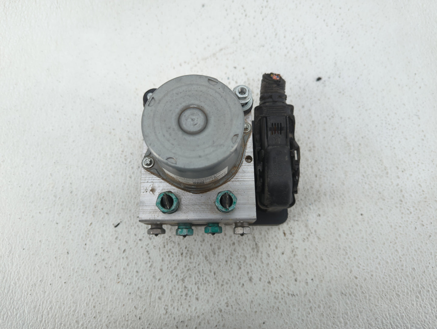 2019-2021 Chevrolet Malibu ABS Pump Control Module Replacement P/N:84502888 84501623 Fits Fits 2019 2020 2021 OEM Used Auto 