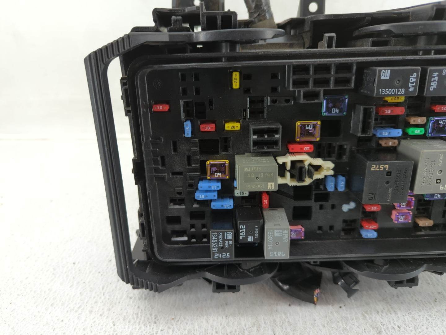2019 Chevrolet Malibu Fusebox Fuse Box Panel Relay Module Fits OEM Used Auto Parts - Oemusedautoparts1.com