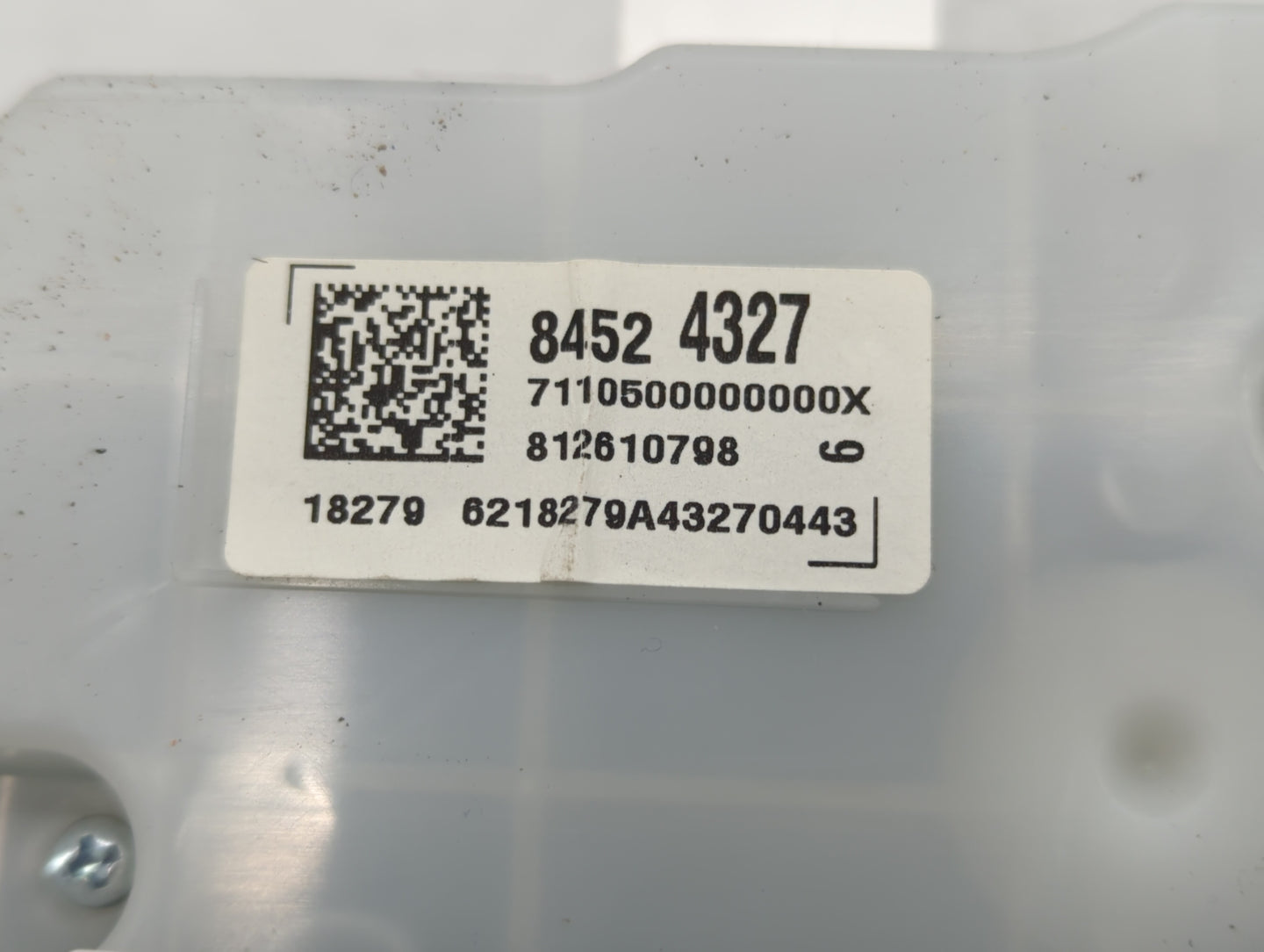 2019 Chevrolet Malibu Instrument Cluster Speedometer Gauges P/N:84560724 84524327 Fits OEM Used Auto Parts - Oemusedautopart