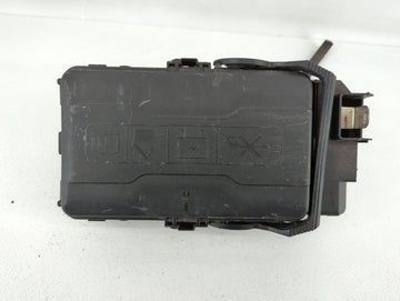 2018-2019 Chevrolet Malibu Fusebox Fuse Box Panel Relay Module P/N:84586305 84586306, 84181106 Fits Fits 2018 2019 OEM Used 