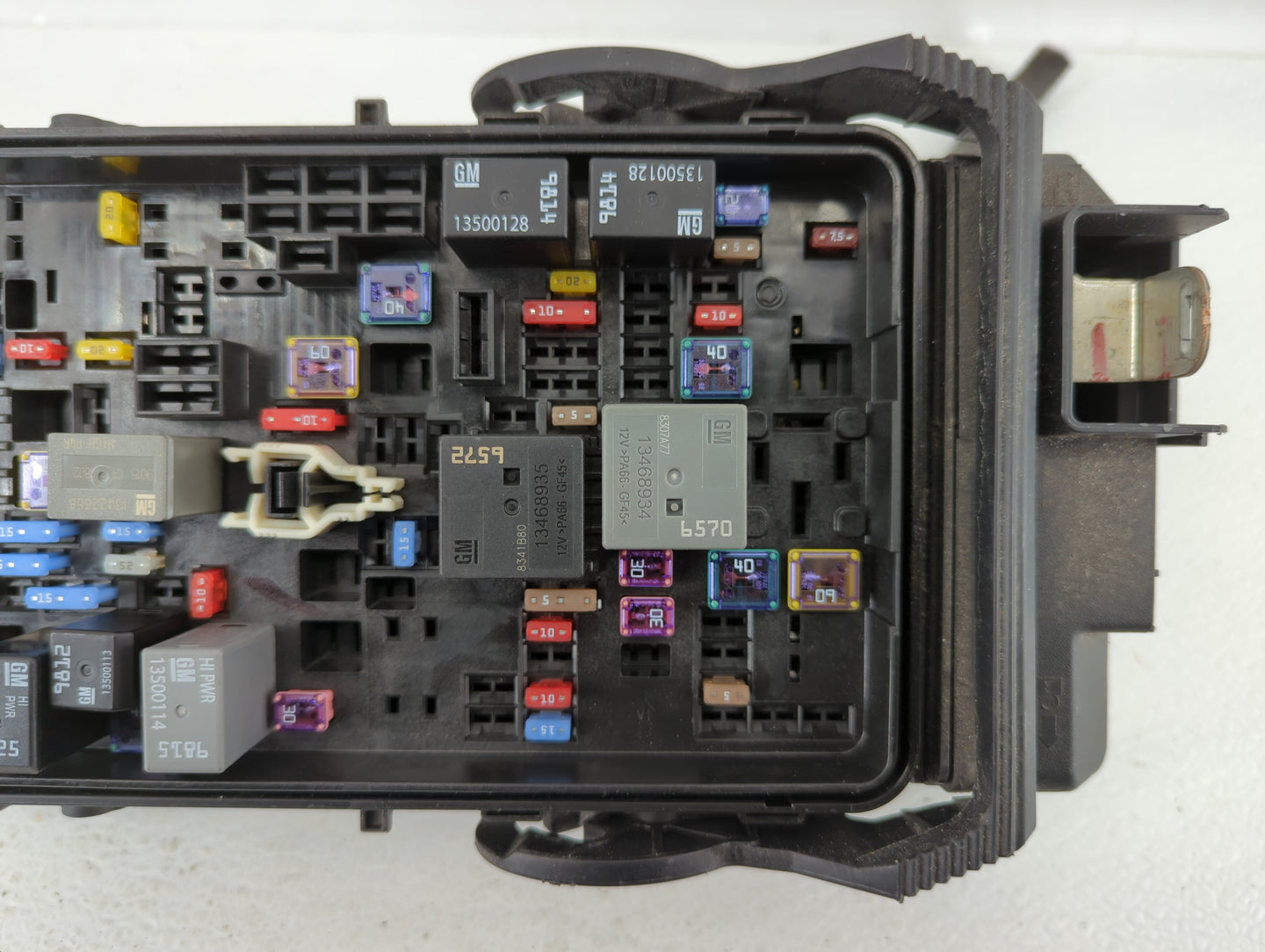 2018-2019 Chevrolet Malibu Fusebox Fuse Box Panel Relay Module P/N:84586305 84586306, 84181106 Fits Fits 2018 2019 OEM Used 