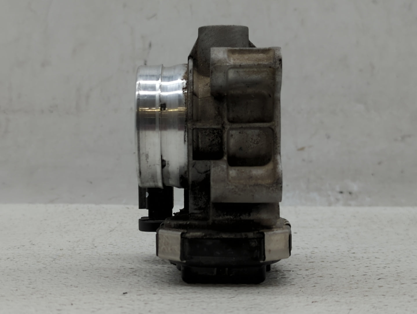 2016-2021 Chevrolet Malibu Throttle Body P/N:12671379AA Fits Fits 2016 2017 2018 2019 2020 2021 2022 OEM Used Auto Parts - O