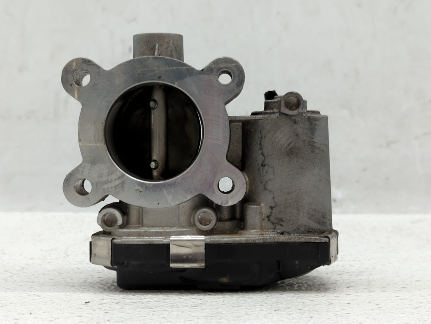 2016-2021 Chevrolet Malibu Throttle Body P/N:12671379AA Fits Fits 2016 2017 2018 2019 2020 2021 2022 OEM Used Auto Parts - O
