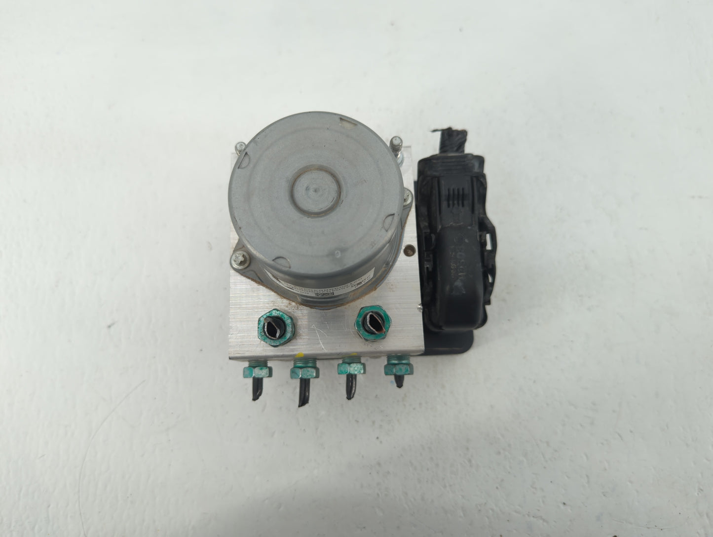 2019-2021 Chevrolet Malibu ABS Pump Control Module Replacement P/N:84502888 065055766 Fits Fits 2019 2020 2021 OEM Used Auto