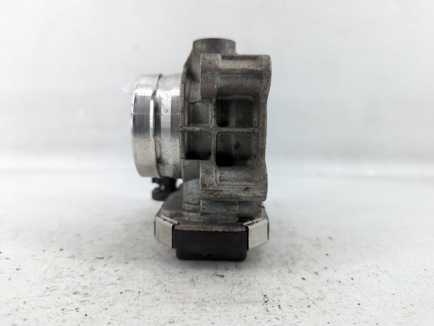 2016-2021 Chevrolet Malibu Throttle Body P/N:12671379AA Fits Fits 2016 2017 2018 2019 2020 2021 2022 OEM Used Auto Parts - O