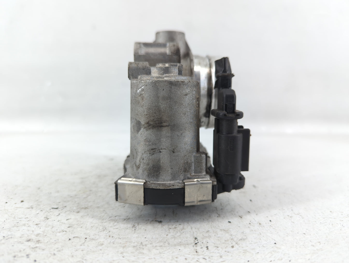 2016-2021 Chevrolet Malibu Throttle Body P/N:12671379AA Fits Fits 2016 2017 2018 2019 2020 2021 2022 OEM Used Auto Parts - O