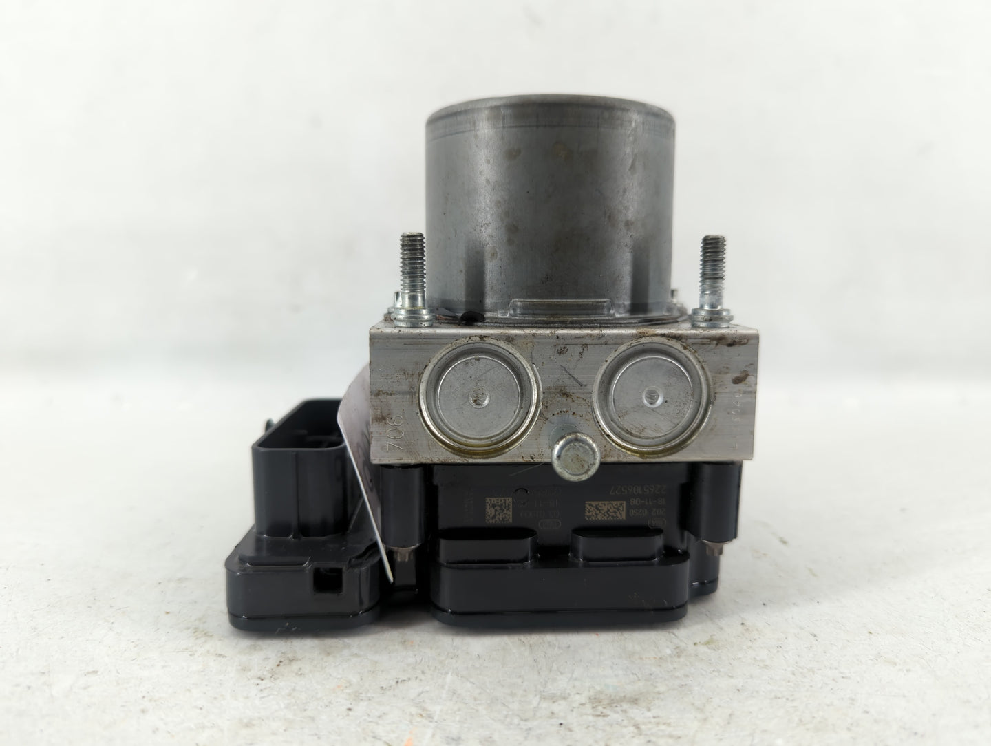 2019-2021 Chevrolet Malibu ABS Pump Control Module Replacement P/N:84501623 Fits Fits 2019 2020 2021 OEM Used Auto Parts - O