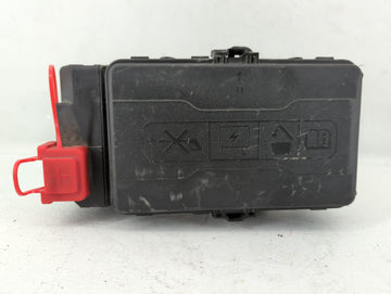 2018-2019 Chevrolet Malibu Fusebox Fuse Box Panel Relay Module P/N:84586305 84586306, 84181106 Fits Fits 2018 2019 OEM Used 
