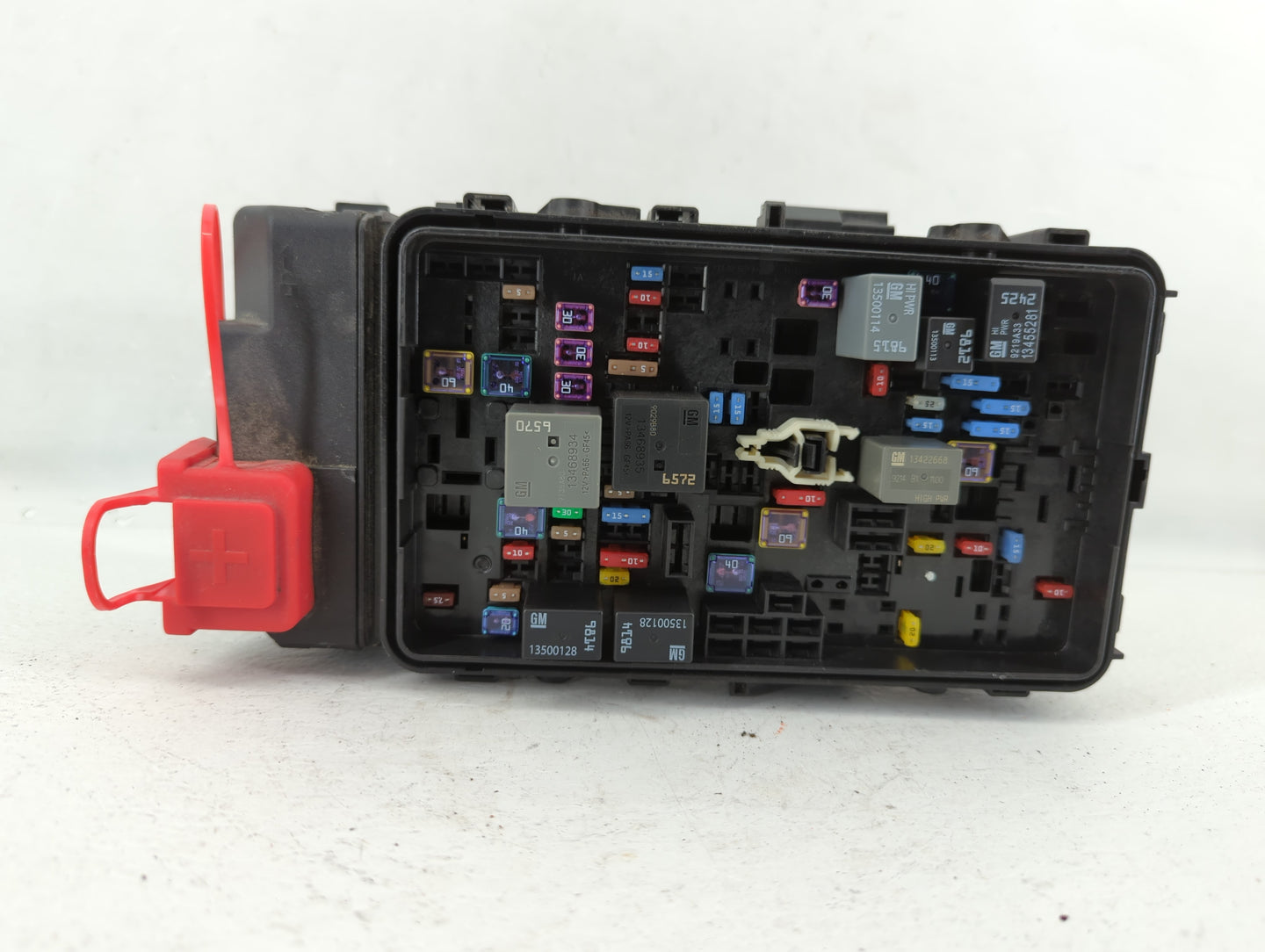 2018-2019 Chevrolet Malibu Fusebox Fuse Box Panel Relay Module P/N:84586305 84586306, 84181106 Fits Fits 2018 2019 OEM Used 