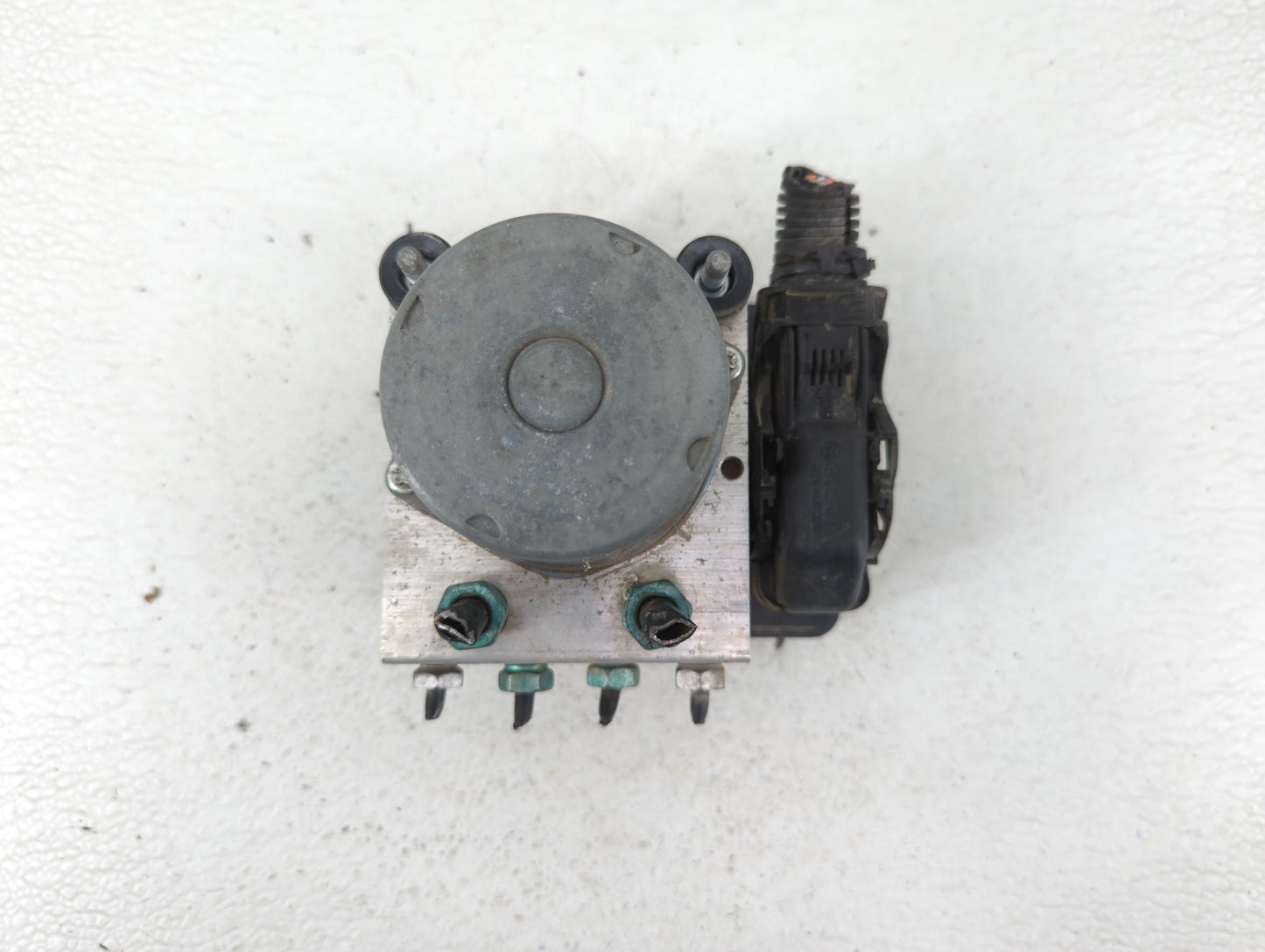 2019-2021 Chevrolet Malibu ABS Pump Control Module Replacement P/N:84502888 Fits Fits 2019 2020 2021 OEM Used Auto Parts - O