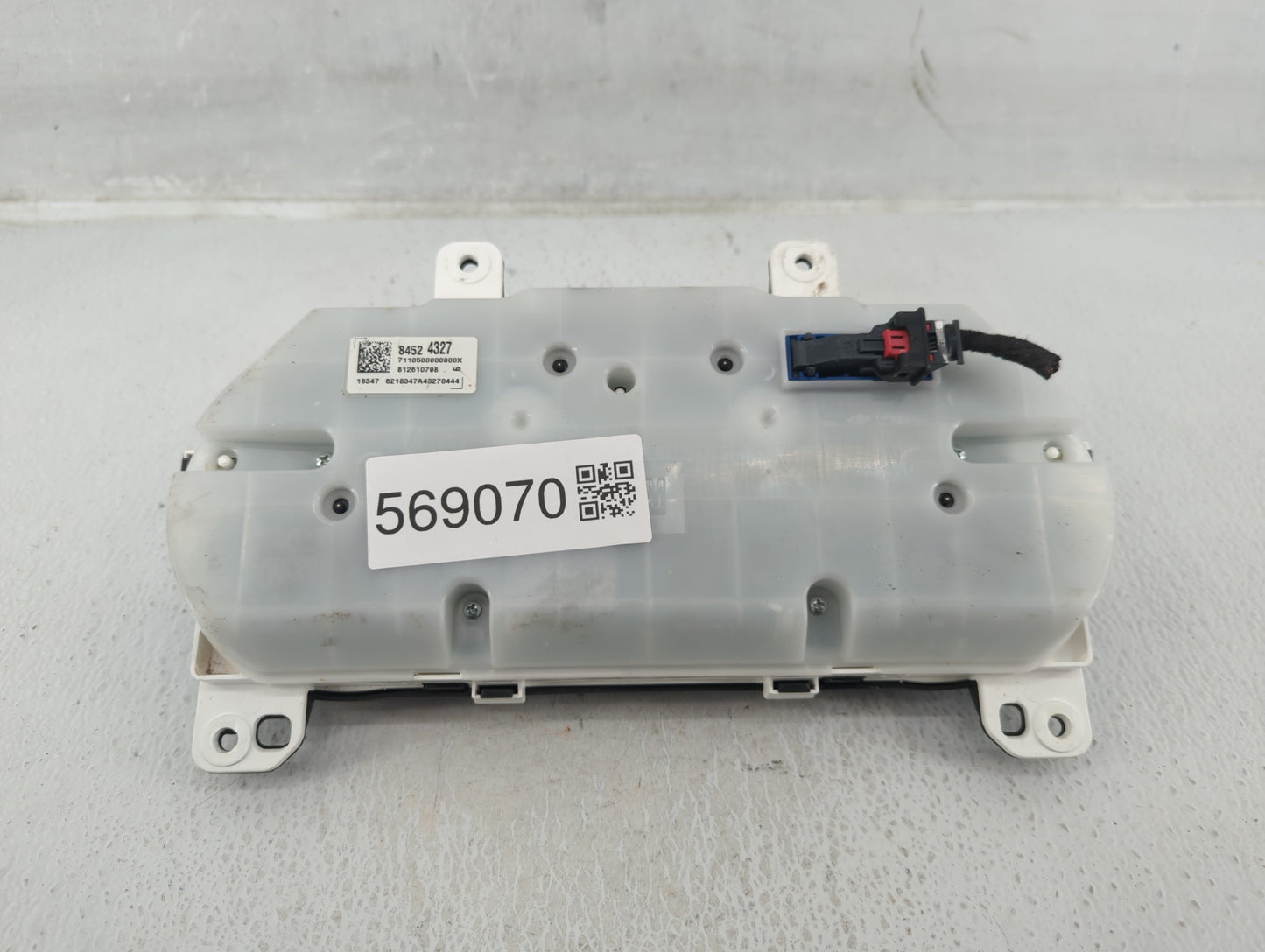 2019 Chevrolet Malibu Instrument Cluster Speedometer Gauges P/N:84524327 Fits OEM Used Auto Parts - Oemusedautoparts1.com