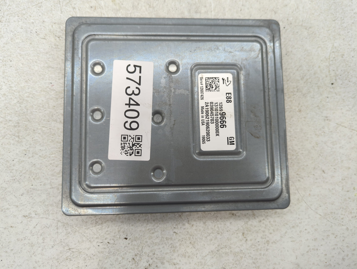 2018-2019 Chevrolet Malibu PCM Engine Control Computer ECU ECM PCU OEM P/N:12699666 Fits Fits 2018 2019 OEM Used Auto Parts 