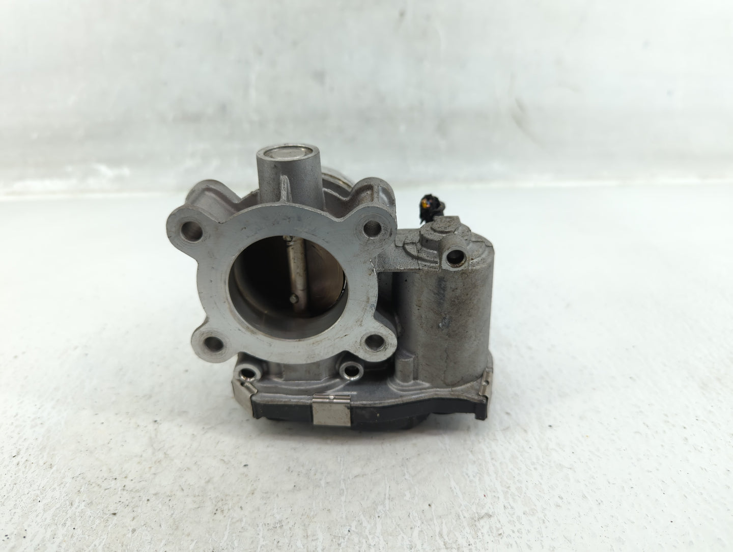 2016-2021 Chevrolet Malibu Throttle Body P/N:12671379AA Fits Fits 2016 2017 2018 2019 2020 2021 2022 OEM Used Auto Parts - O