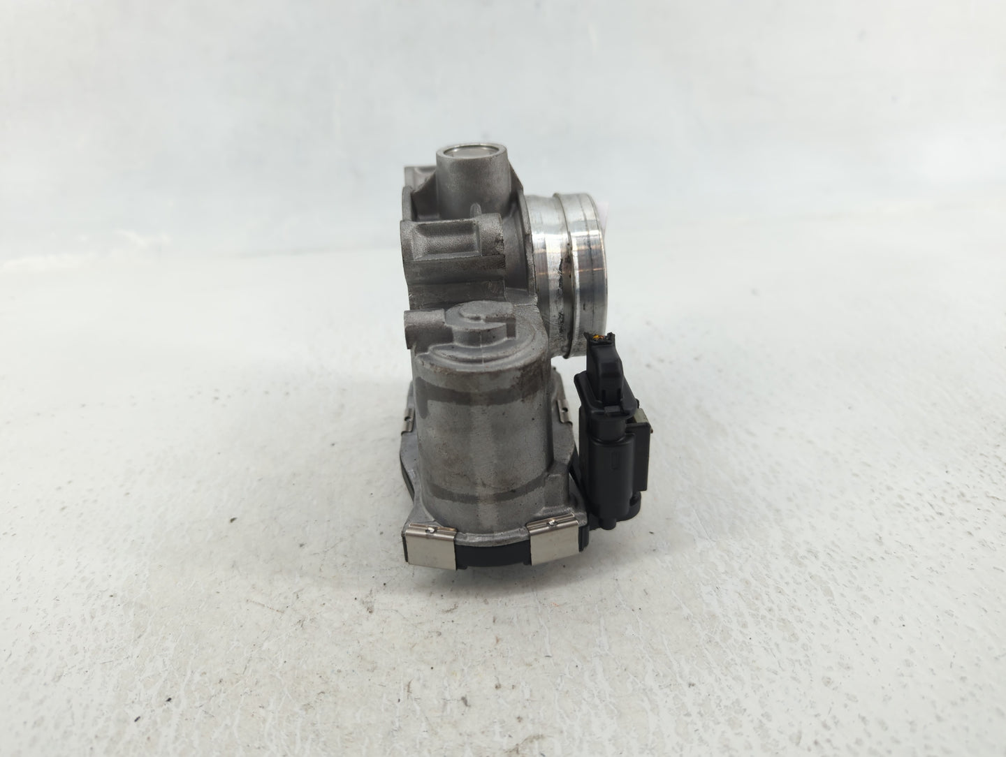 2016-2021 Chevrolet Malibu Throttle Body P/N:12671379AA Fits Fits 2016 2017 2018 2019 2020 2021 2022 OEM Used Auto Parts - O