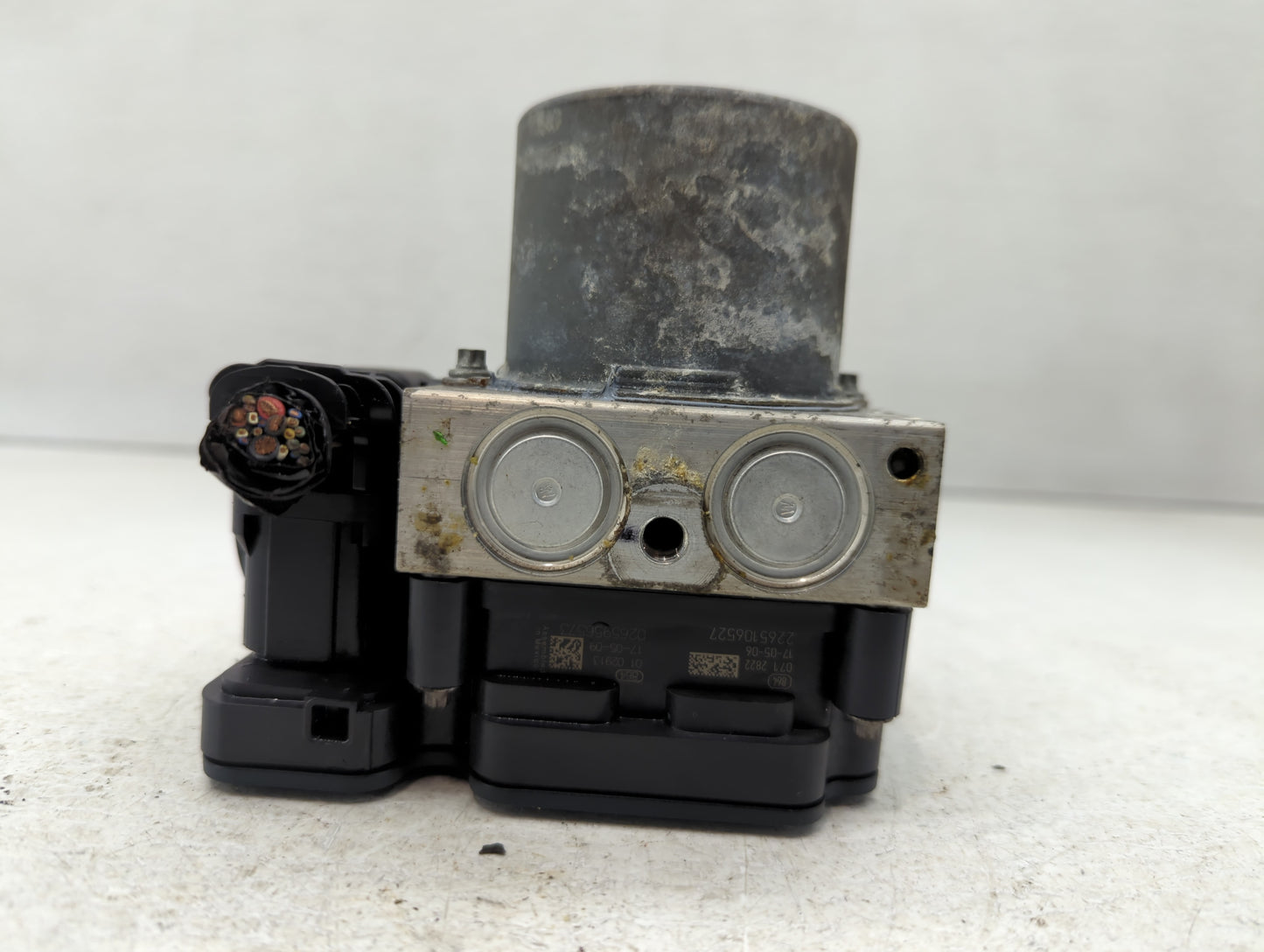 2019-2021 Chevrolet Malibu ABS Pump Control Module Replacement P/N:065055766 Fits Fits 2019 2020 2021 OEM Used Auto Parts - 