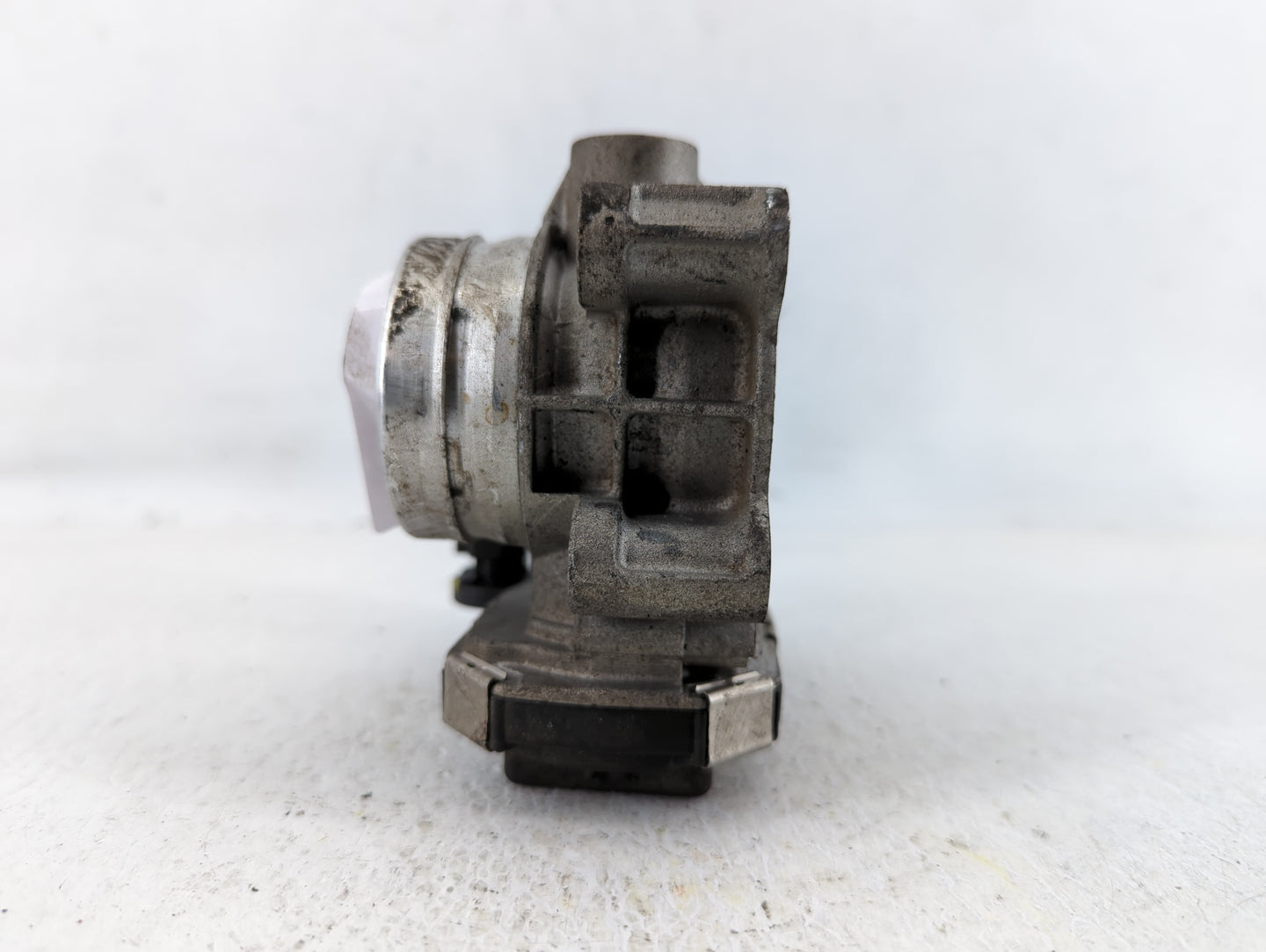 2016-2021 Chevrolet Malibu Throttle Body P/N:12671379AA Fits Fits 2016 2017 2018 2019 2020 2021 2022 OEM Used Auto Parts - O
