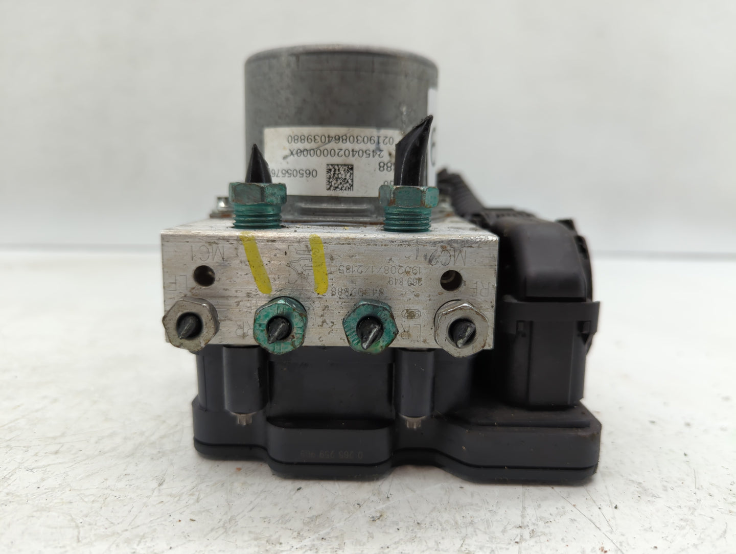 2019-2021 Chevrolet Malibu ABS Pump Control Module Replacement Fits Fits 2019 2020 2021 OEM Used Auto Parts - Oemusedautopar