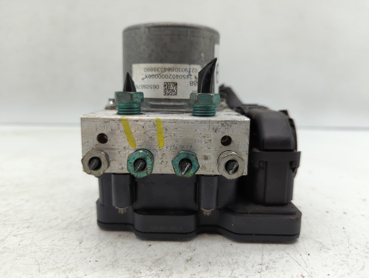 2019-2021 Chevrolet Malibu ABS Pump Control Module Replacement Fits Fits 2019 2020 2021 OEM Used Auto Parts - Oemusedautopar