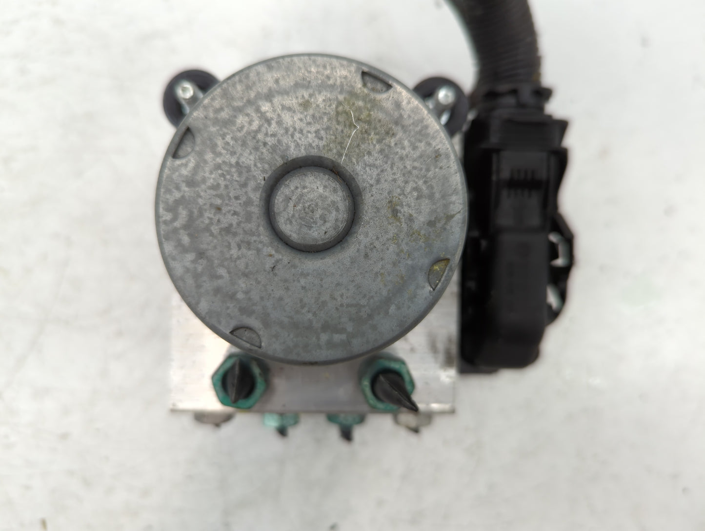 2019-2021 Chevrolet Malibu ABS Pump Control Module Replacement Fits Fits 2019 2020 2021 OEM Used Auto Parts - Oemusedautopar