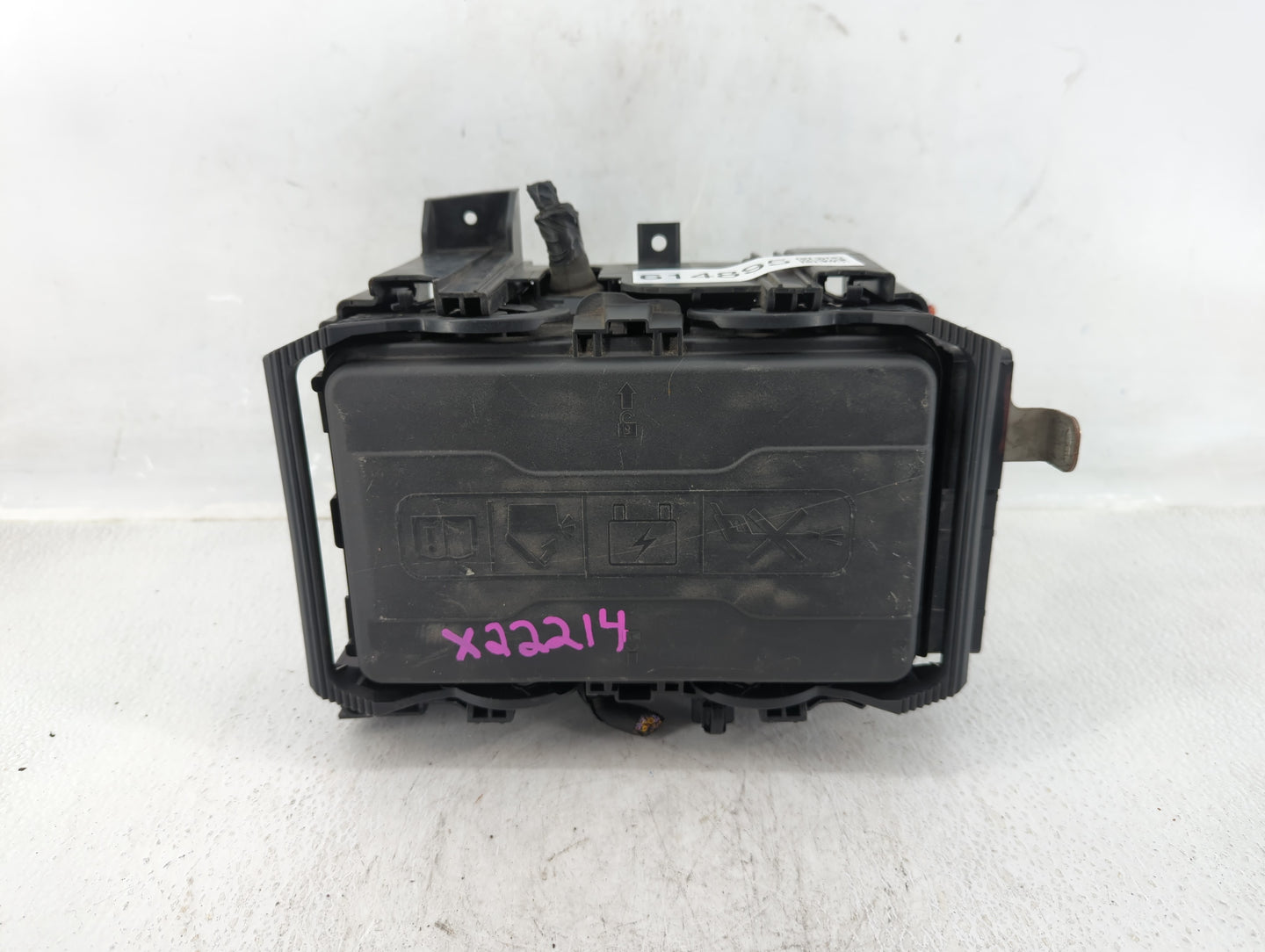 2019 Chevrolet Malibu Fusebox Fuse Box Panel Relay Module Fits OEM Used Auto Parts - Oemusedautoparts1.com