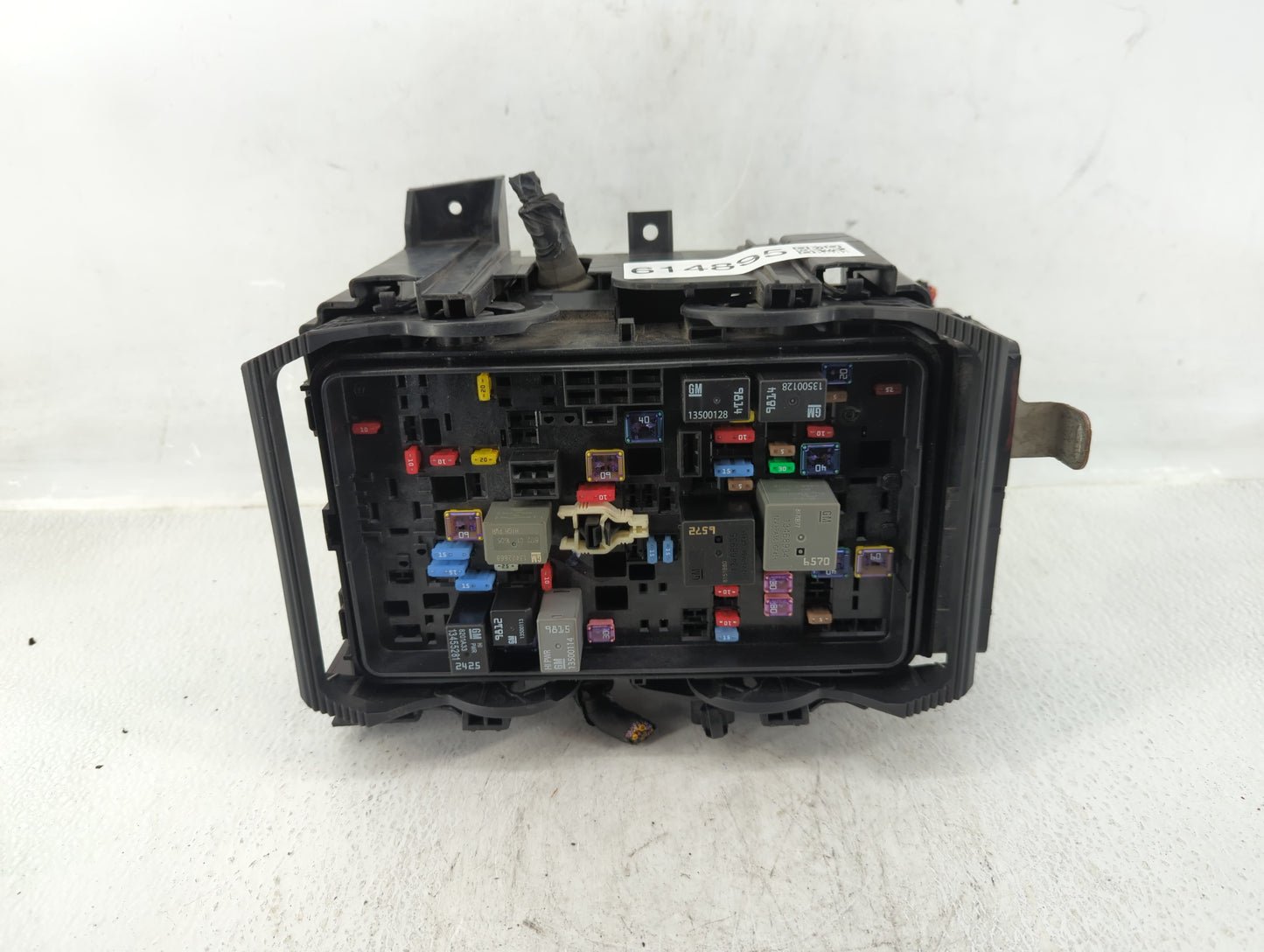2019 Chevrolet Malibu Fusebox Fuse Box Panel Relay Module Fits OEM Used Auto Parts - Oemusedautoparts1.com