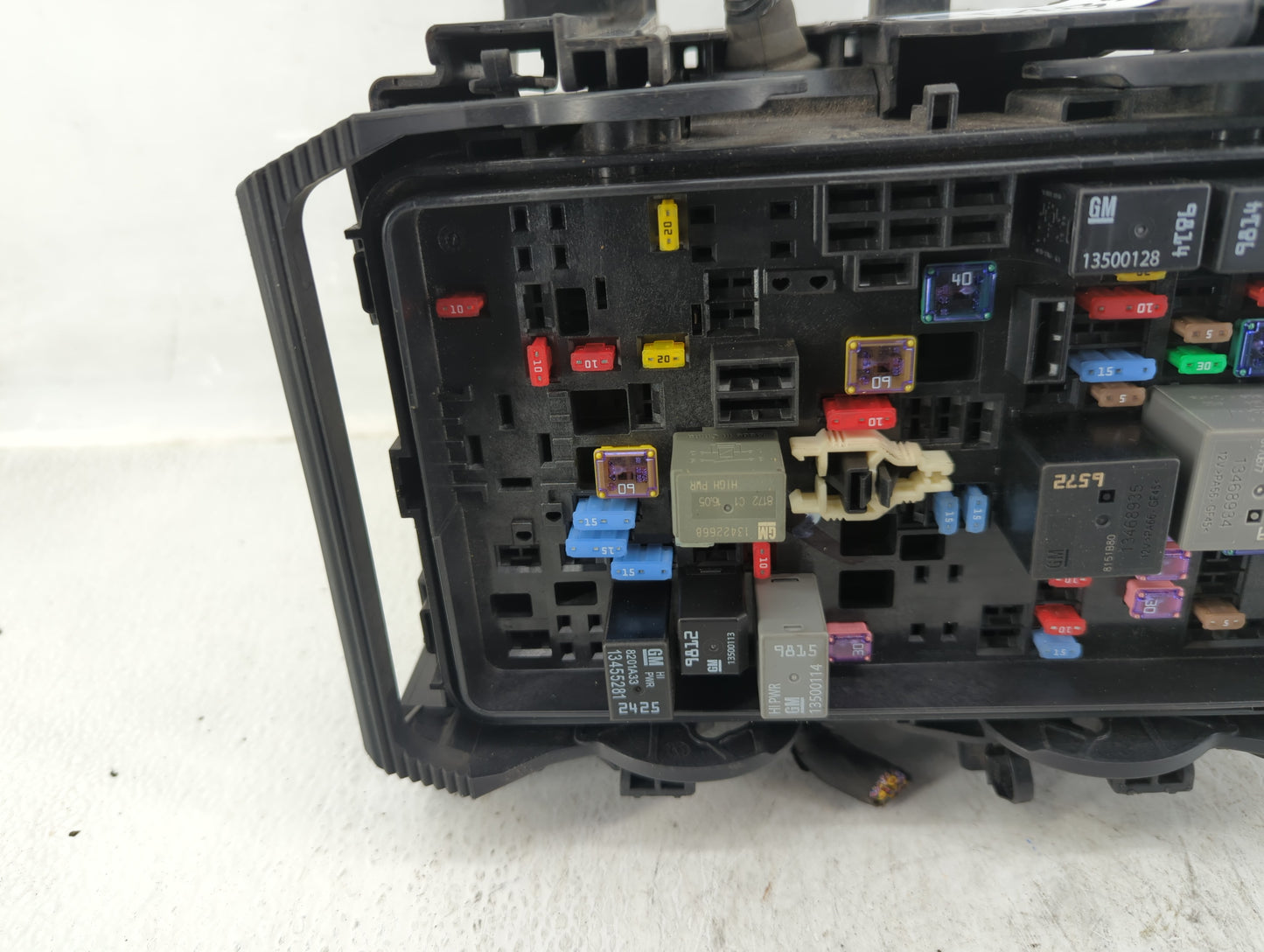 2019 Chevrolet Malibu Fusebox Fuse Box Panel Relay Module Fits OEM Used Auto Parts - Oemusedautoparts1.com