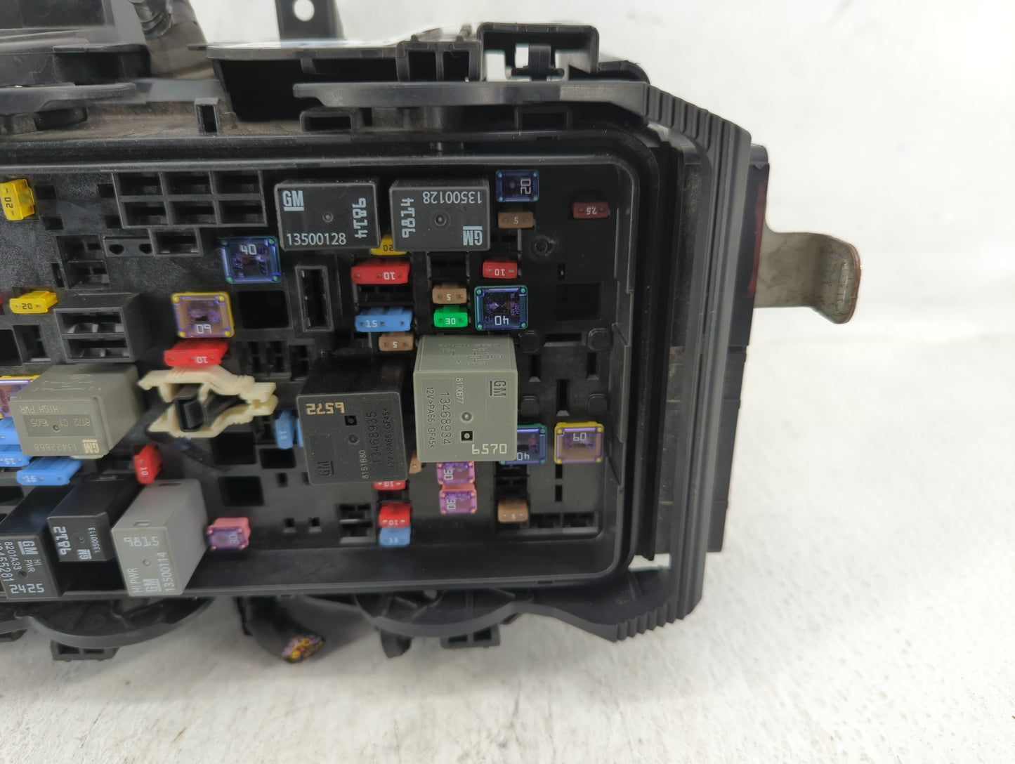 2019 Chevrolet Malibu Fusebox Fuse Box Panel Relay Module Fits OEM Used Auto Parts - Oemusedautoparts1.com