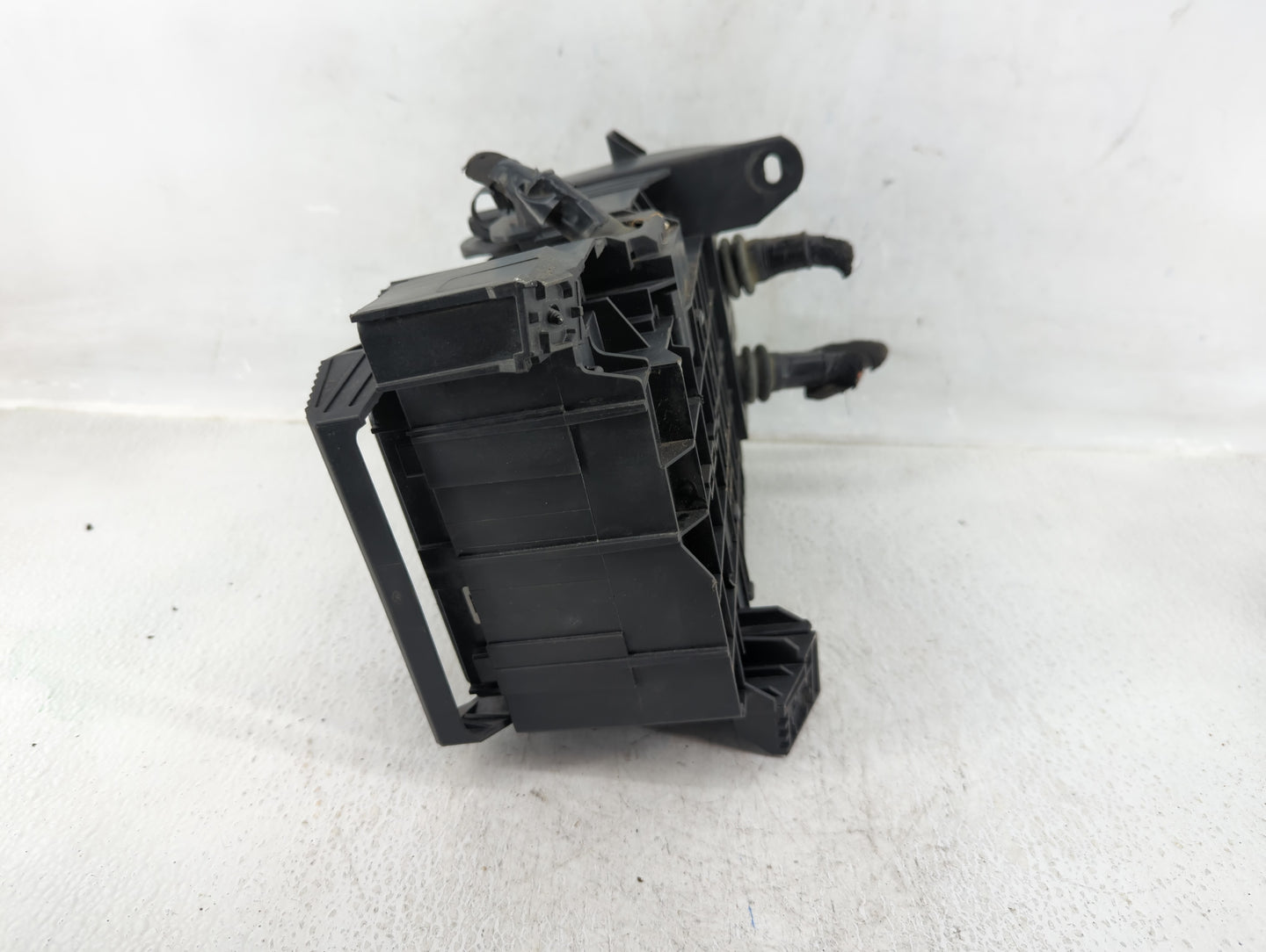 2019 Chevrolet Malibu Fusebox Fuse Box Panel Relay Module Fits OEM Used Auto Parts - Oemusedautoparts1.com