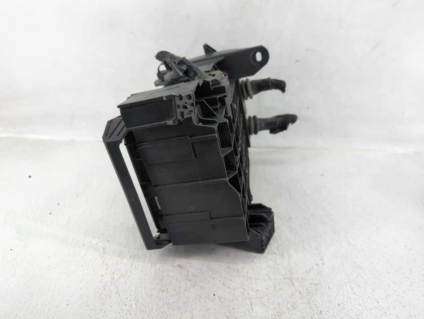 2019 Chevrolet Malibu Fusebox Fuse Box Panel Relay Module Fits OEM Used Auto Parts - Oemusedautoparts1.com