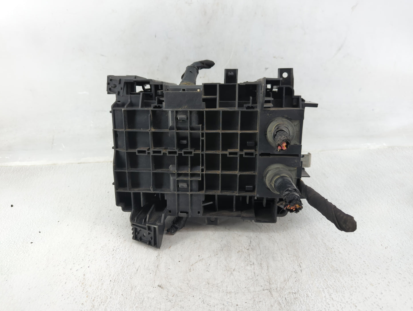2019 Chevrolet Malibu Fusebox Fuse Box Panel Relay Module Fits OEM Used Auto Parts - Oemusedautoparts1.com