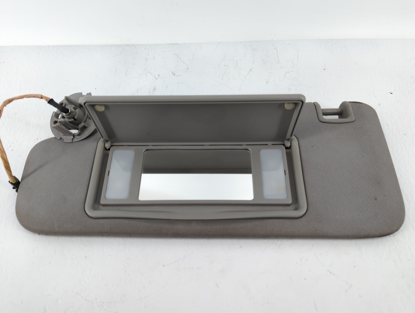 2016-2021 Chevrolet Malibu Sun Visor Shade Replacement Driver Left Mirror Fits Fits 2016 2017 2018 2019 2020 2021 OEM Used A