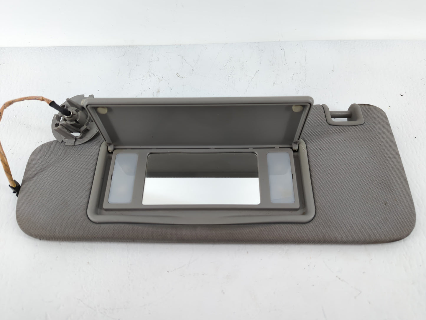 2016-2021 Chevrolet Malibu Sun Visor Shade Replacement Driver Left Mirror Fits Fits 2016 2017 2018 2019 2020 2021 OEM Used A