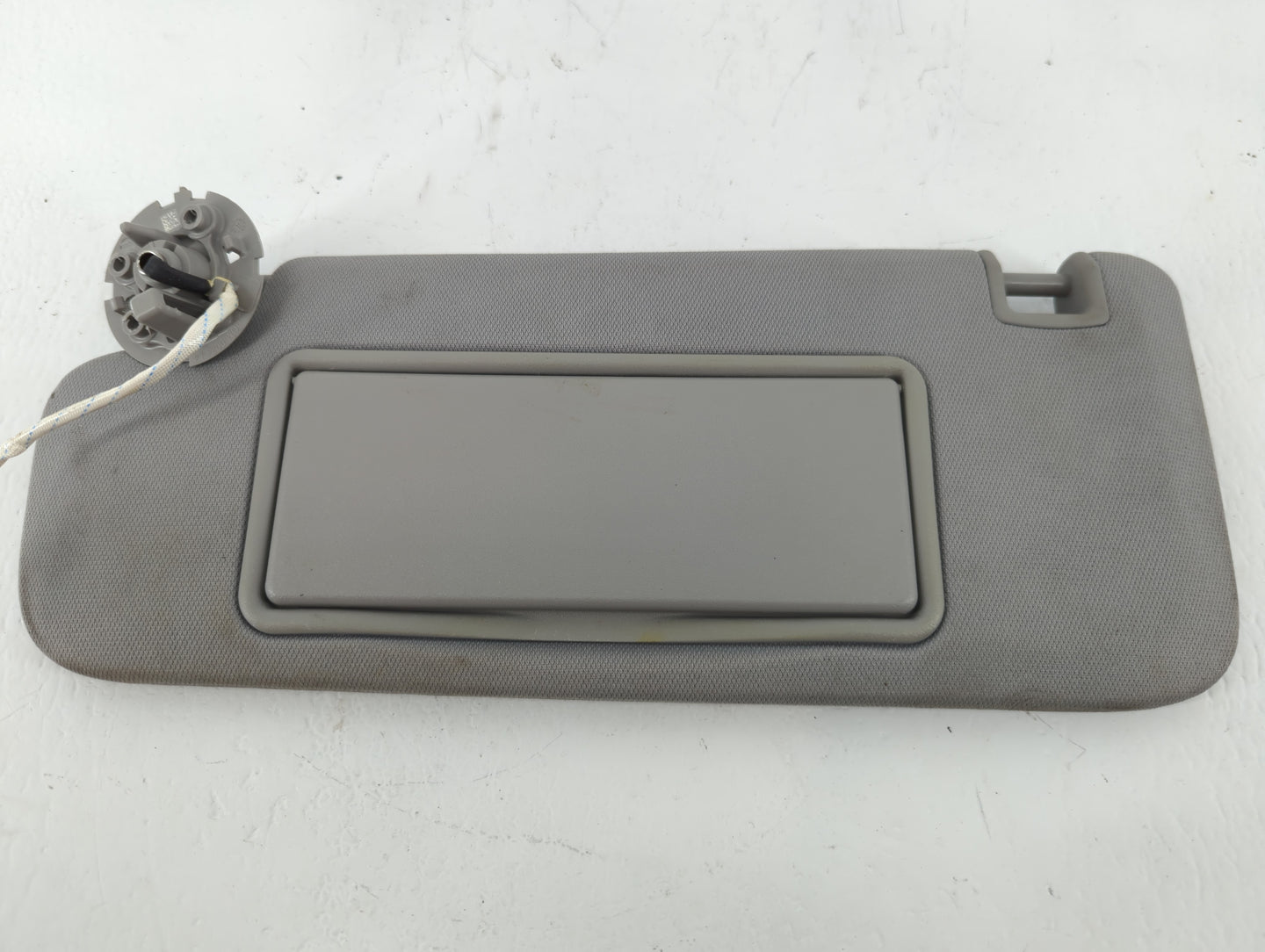 2016-2021 Chevrolet Malibu Sun Visor Shade Replacement Driver Left Mirror Fits Fits 2016 2017 2018 2019 2020 2021 OEM Used A