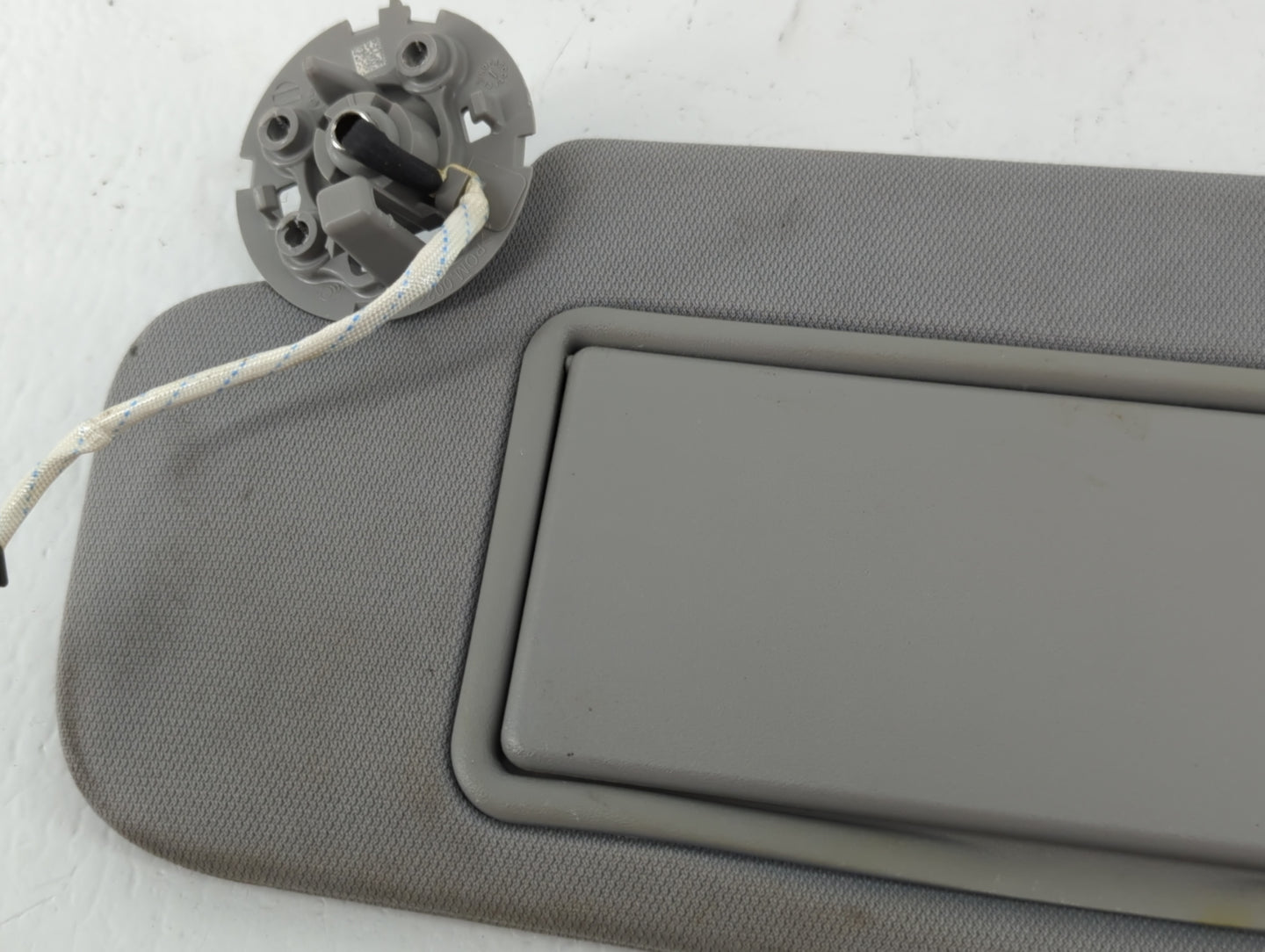 2016-2021 Chevrolet Malibu Sun Visor Shade Replacement Driver Left Mirror Fits Fits 2016 2017 2018 2019 2020 2021 OEM Used A