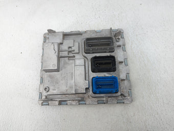 compare product 2018-2019 Chevrolet Malibu PCM Engine Control Computer ECU ECM PCU OEM P/N:12699666 Fits Fits 2018 2019 OEM Used Auto Parts