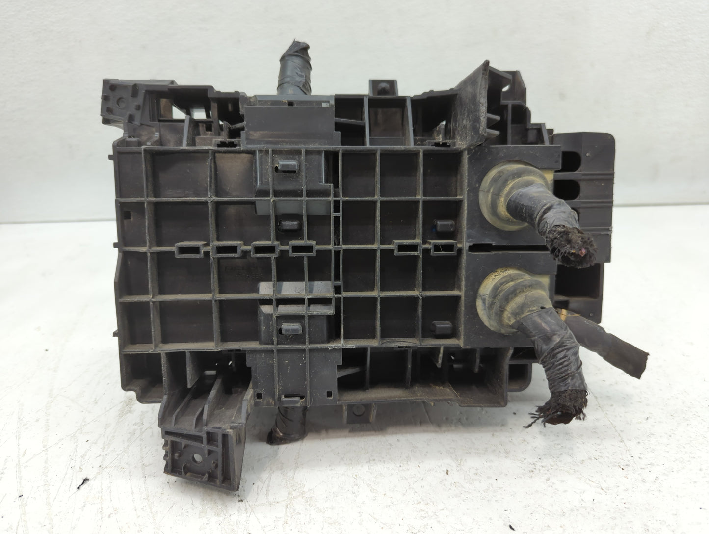 2018-2019 Chevrolet Malibu Fusebox Fuse Box Panel Relay Module Fits Fits 2018 2019 OEM Used Auto Parts - Oemusedautoparts1.c