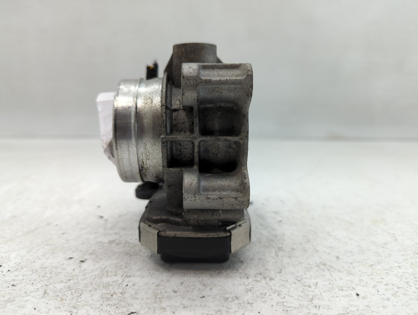 2016-2021 Chevrolet Malibu Throttle Body P/N:12671379AA Fits Fits 2016 2017 2018 2019 2020 2021 2022 OEM Used Auto Parts - O