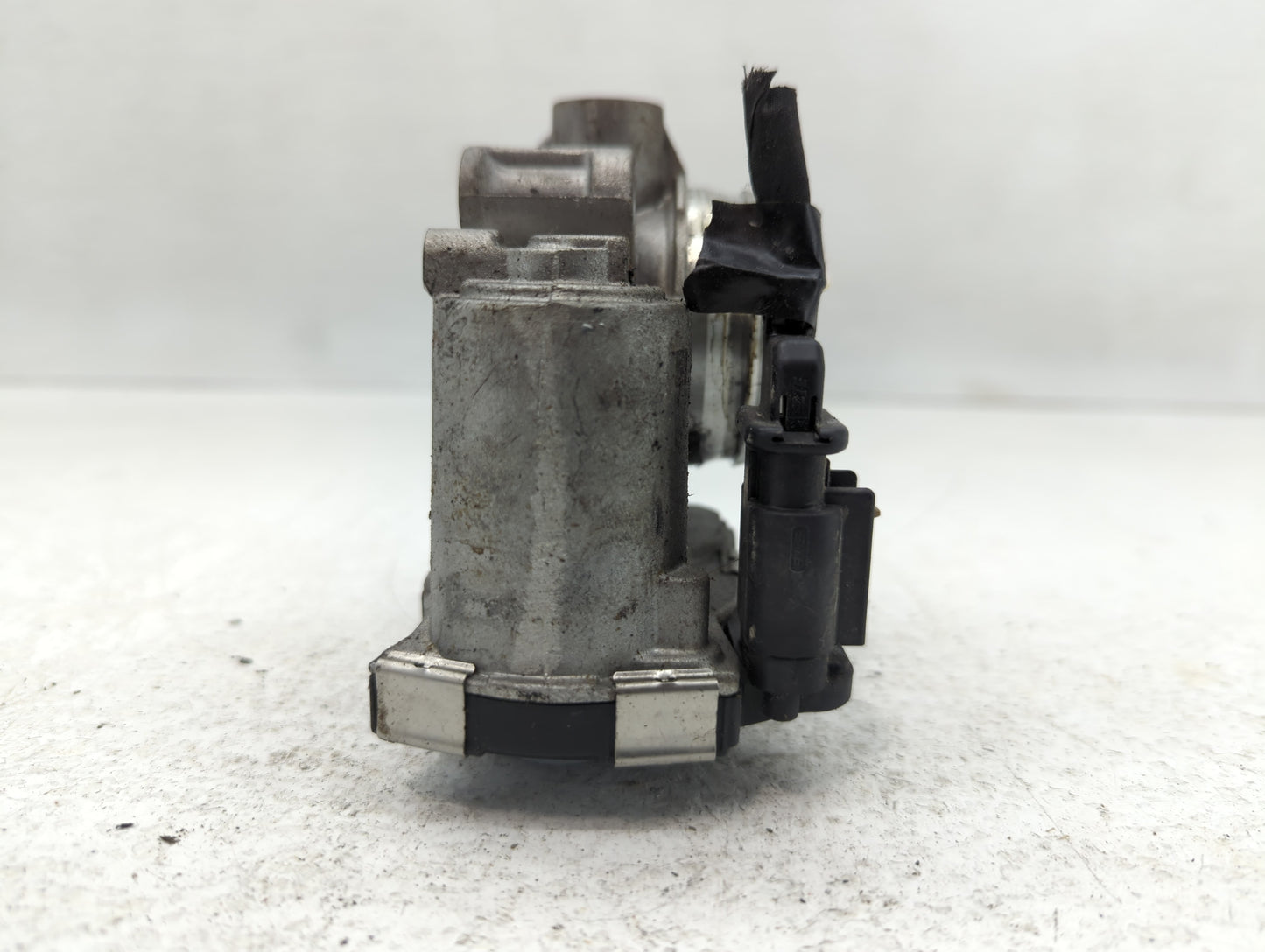 2016-2021 Chevrolet Malibu Throttle Body P/N:12671379AA Fits Fits 2016 2017 2018 2019 2020 2021 2022 OEM Used Auto Parts - O