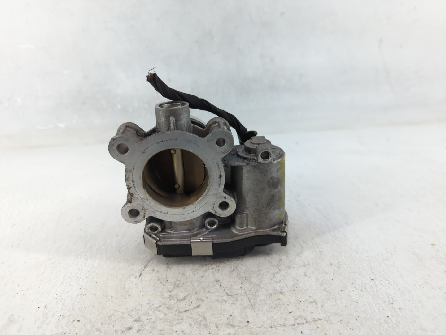 2016-2021 Chevrolet Malibu Throttle Body P/N:12671379AA Fits Fits 2016 2017 2018 2019 2020 2021 2022 OEM Used Auto Parts - O