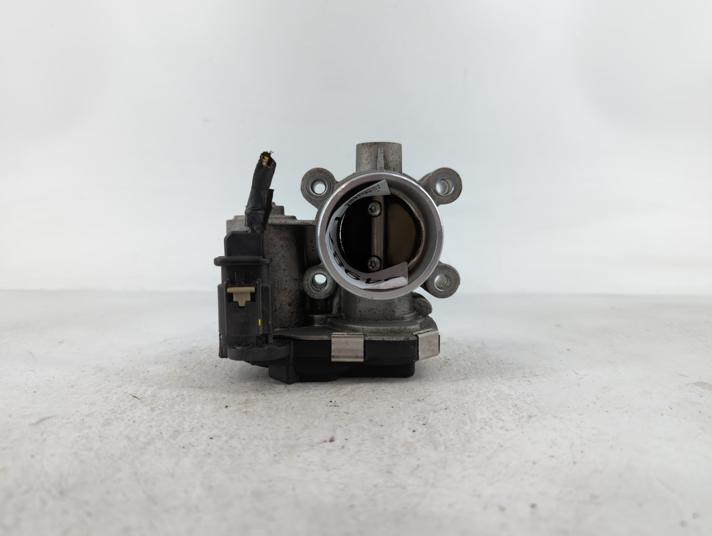 2016-2021 Chevrolet Malibu Throttle Body P/N:12671379AA Fits Fits 2016 2017 2018 2019 2020 2021 2022 OEM Used Auto Parts - O