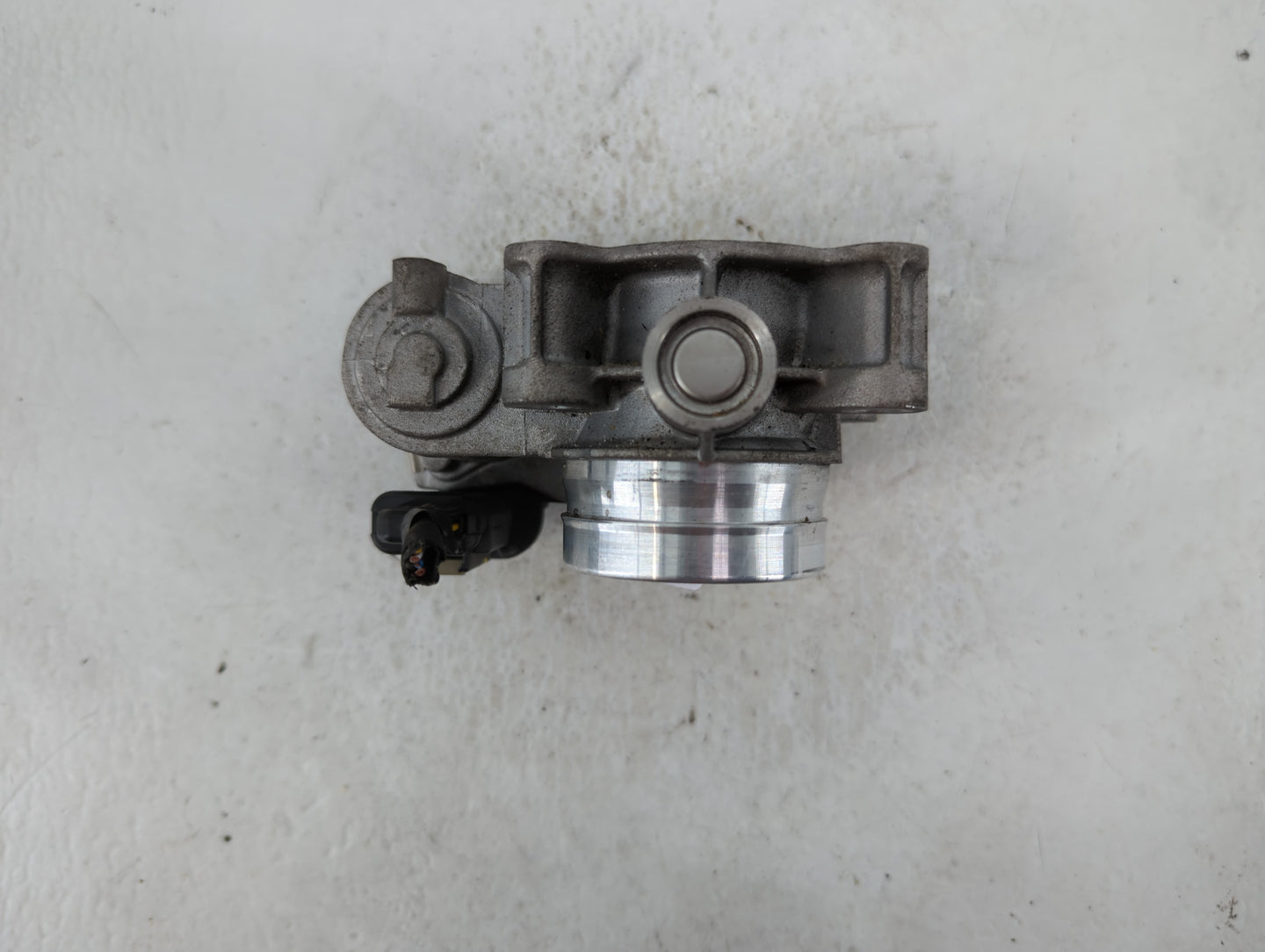 2016-2021 Chevrolet Malibu Throttle Body P/N:12671379AA Fits Fits 2016 2017 2018 2019 2020 2021 2022 OEM Used Auto Parts - O