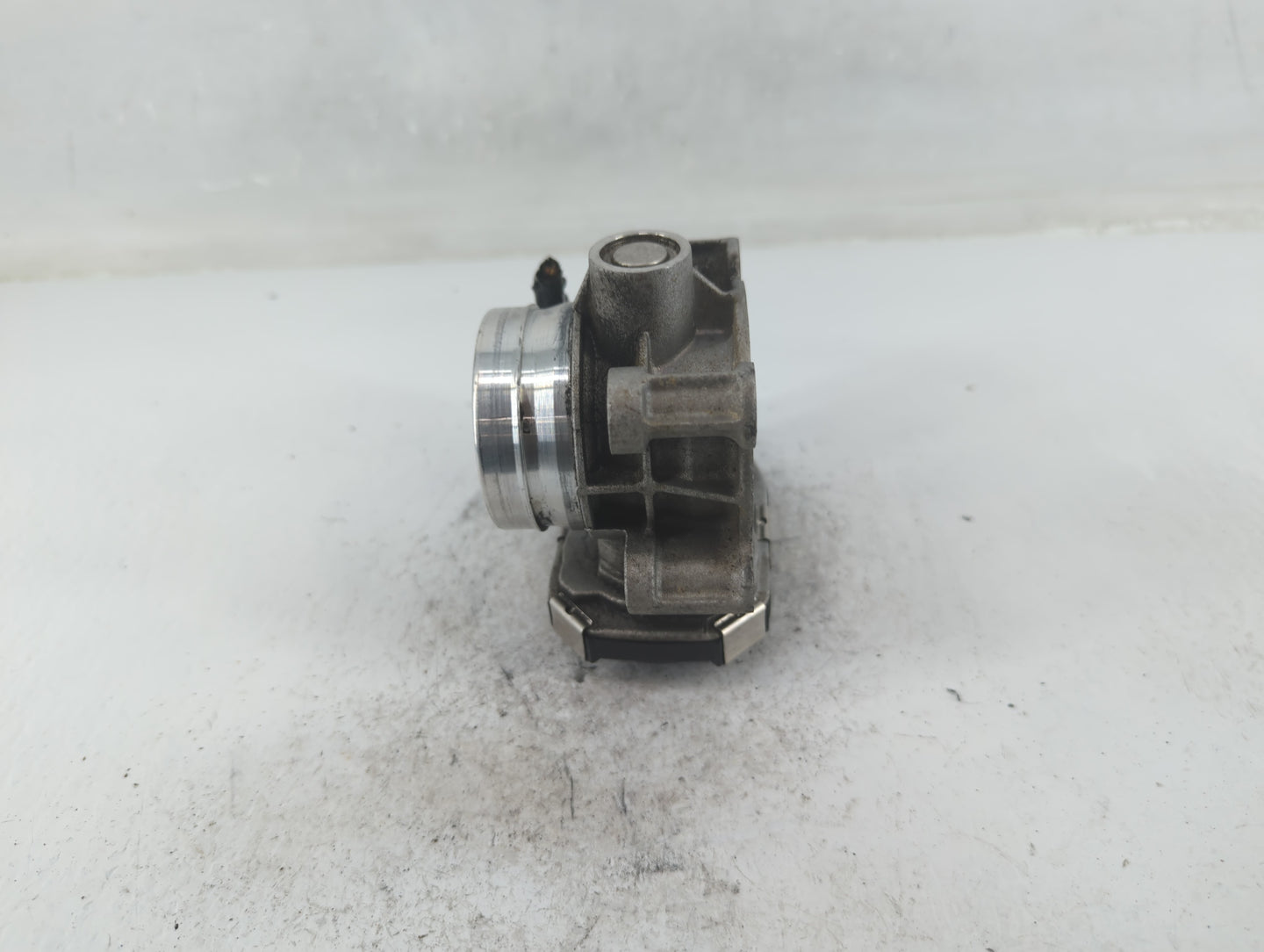 2016-2021 Chevrolet Malibu Throttle Body P/N:12671379AA Fits Fits 2016 2017 2018 2019 2020 2021 2022 OEM Used Auto Parts - O